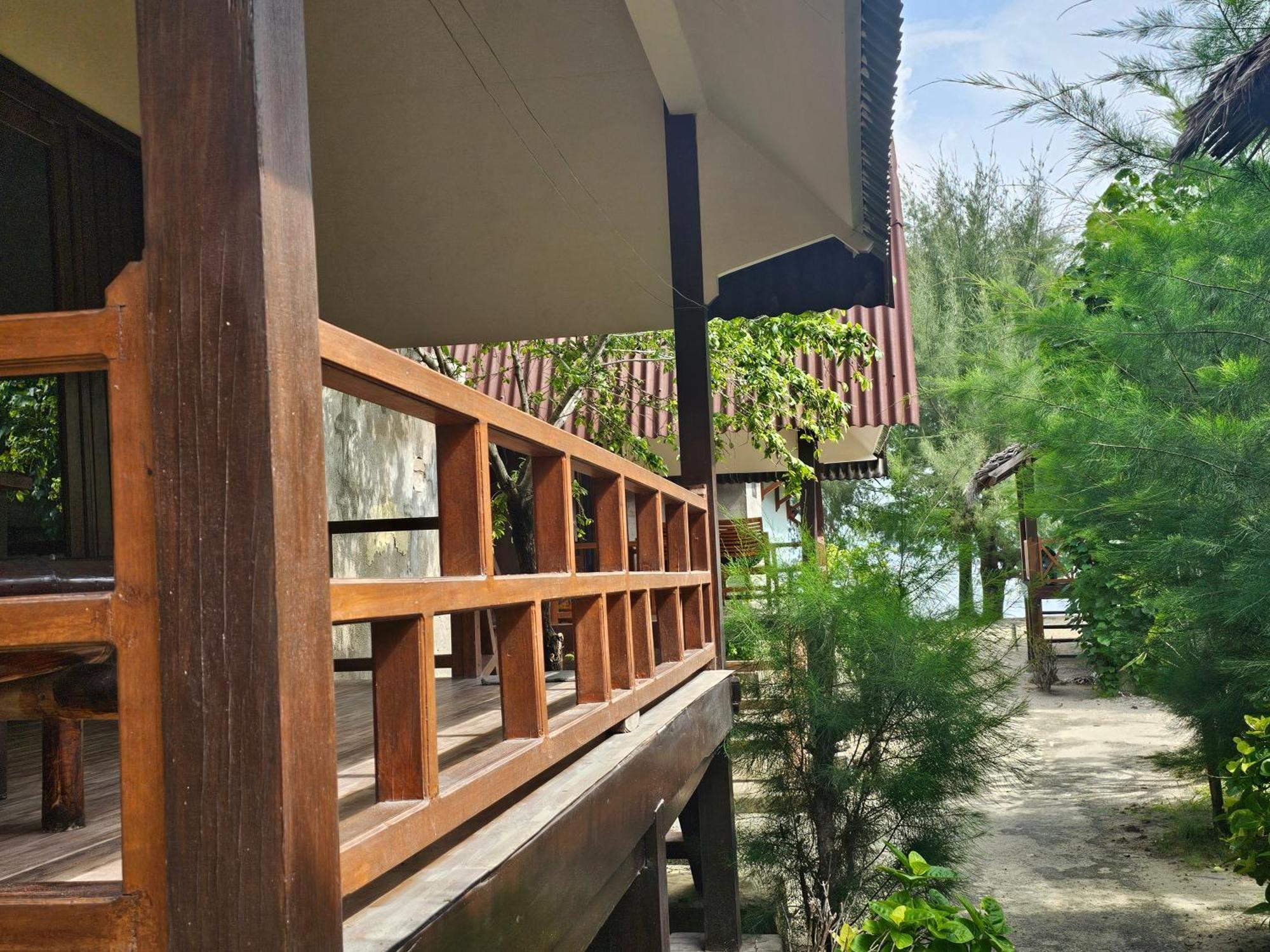 Bluecoral Bungalows Gili Meno Exterior photo